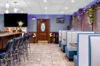 Quality Inn Austintown-Youngstown West - Pet friendly