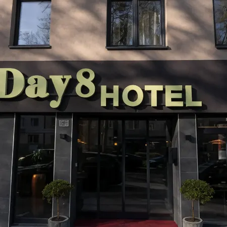 Day8 Hotel Отели рядом с достопримечательностью «Станция метро Euskirchener Straße»