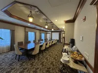 Holiday Inn & Suites MINNEAPOLIS - LAKEVILLE by IHG - Wifi