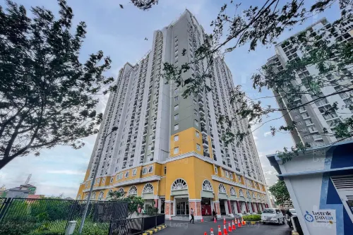 Redliving Apartemen Cinere Resort - Gold Room