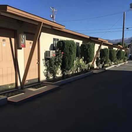Santa Fe Motel Tehachapi by Hotel O Отели в г. Техачапи