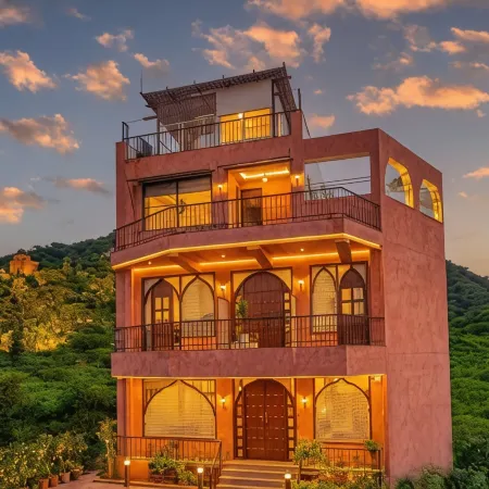 Artisav House