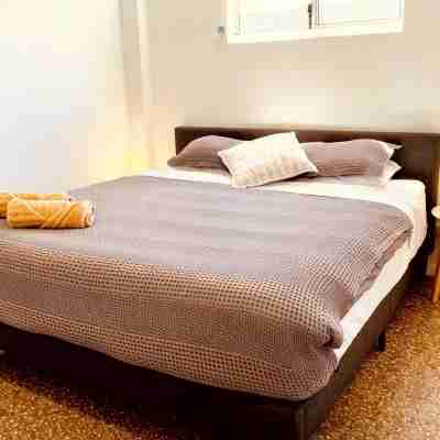 Cosy 2 bedroom cottage in quiet area close to shops and restaurants Rooms