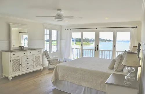 Spectacular Waterfront Cape Cod Home, Oceanfront And Beach,AC,Deck,Grill,Hot Tub - 4성급
