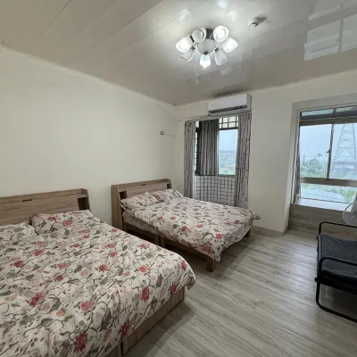 Johnnie's Inn Hotels near Window on China Theme Park