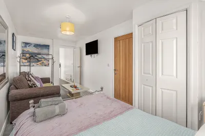 Apt 1: Cosy Ground-Floor Flat - By ShireStays Hotels in 