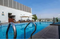 Dushanbe Serena Hotel - Pools