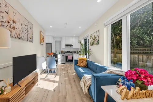 Most Private & Spacious 2 Bed/1 Full Bathroom Laneway House - บังกะโล