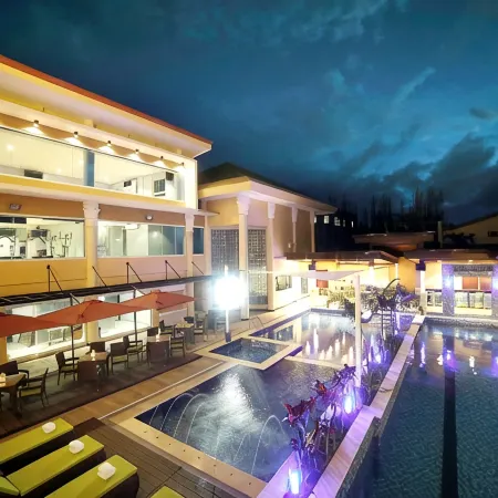 Villa Caceres Hotel