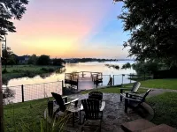Private Gated Lake Buchanan Waterfront Retreat Sunset Views Hot Tub & Dogs - WiFi