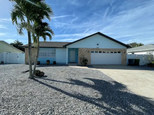 Sunshine Serenity: Island Bliss3bd/2ba Home Close to Cruise Port and Beaches