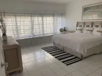 Oceanfront, 4 balcony condo: Stunning Sunsets