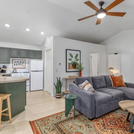 Pet-Friendly Retreat, Walk to Downtown