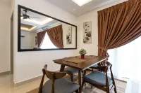 Palm Armada Residence. Free Parking and Netflix - 4-Star
