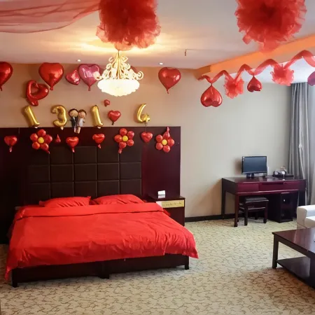 Meixian Huarui Business Hotel