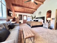 Serene Private Luxury Escape w/Beautiful Porches, Spa Patio & Fun Game Rooms