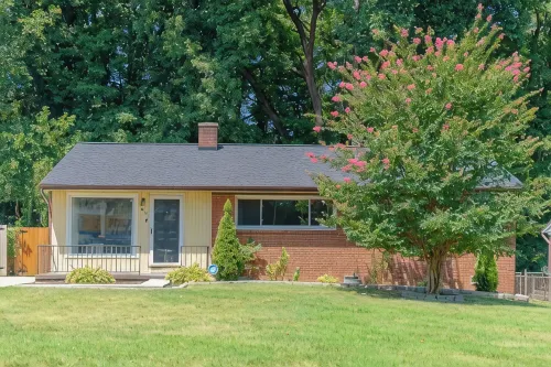 Cozy Pet Friendly 3BR - Fenced Yard - 1Mi HPU & DwnTwn - Furniture Market