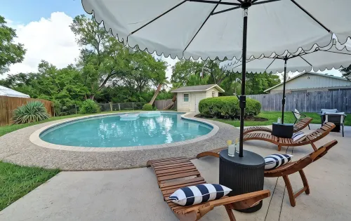 Austin Music Retreat - Spacious 5BR home w/ private pool & game room near Austin