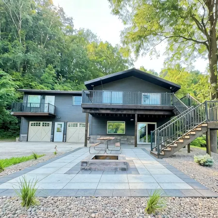 Beautiful, newly renovated 3 bedroom home on the Mississippi River.