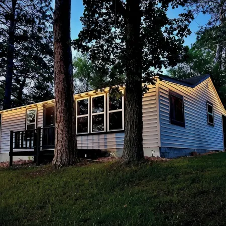 Sunset Haven in tranquil Remer with AC, WiFi. Enjoy a peaceful getaway!