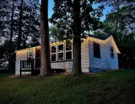 Sunset Haven in tranquil Remer with AC, WiFi. Enjoy a peaceful getaway!