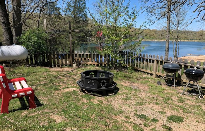 Lakehouse Lilypad with Boats and Game Room, Sleeps 9, 3k sq ft Home, Large Yard