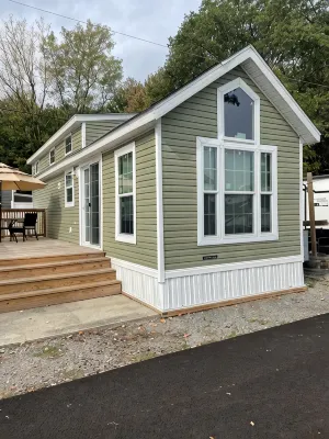Great Getaway in adorable Cherokee Landing at Indian Lake with AC, WiFi