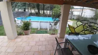 Villa in the countryside in an Occitan village with medieval castle - Huvilat