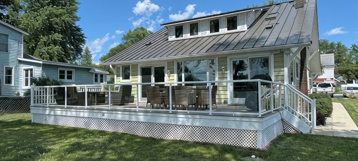Riverfront Oasis with Fun + Relaxation for All, McHenry Hotels in McHenry County