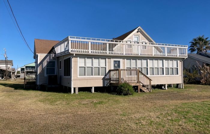 Renovated Historic POC Bayhouse!