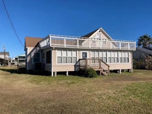 Renovated Historic POC Bayhouse!