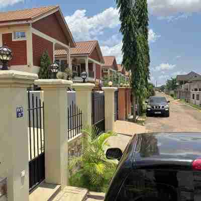 Cozy 4-bedroom house in lovely KAS Valley Estate, Oyibi, Greater Accra Region Hotel Exterior