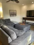 Charming 3-bedroom house with WiFi, AC in Modesto