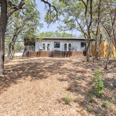 Peaceful & Private Riverfront Modern 3/3 on a 1.7 Acre Nature Peaceful & Private