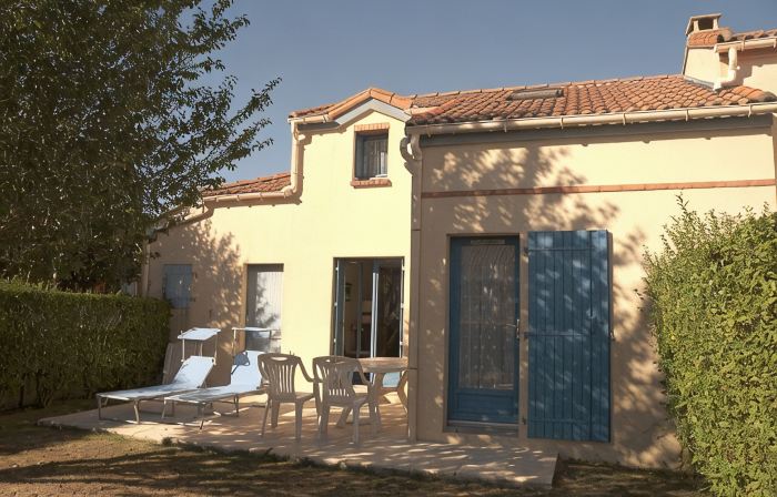 House with garden by the sea in Pornic. Nearby beach.