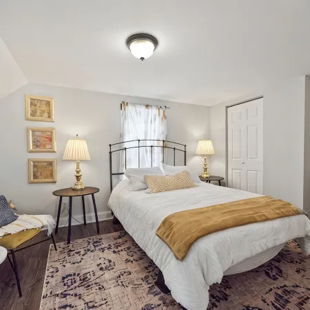 5 bed/3 Bath Home in the Heart of Fremont! Steps from the beach and boat launch!