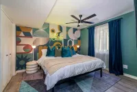 Neon Dream Lodge! Pickleball, Hot Tub, Theater - 4-Star