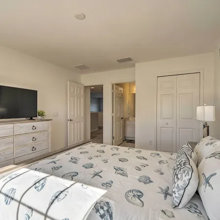 Resort Perks and Gas Grill Spacious Davenport Haven