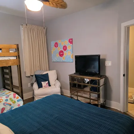 Vibrant and Luxurious 2-bedroom condo in Fabulous Tropical Orange Beach
