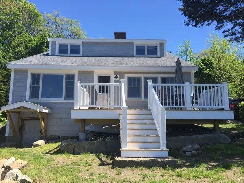 Waterfront Living w Stunning Views, Beautiful Decor, Kayaks, Private drive