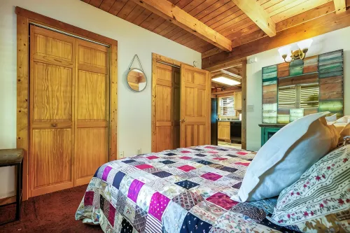 Creekside Cozy Cabin:Minutes to UTK, Dtwn Knox & M’ville ,Marina, & TYS airport - Træningscentre