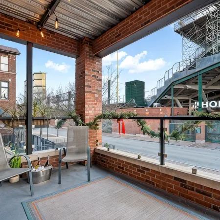 Wrigley Field Rooftop Apartment! - Cubs Season Open