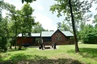The Wild Buck, A Secluded Cabin that Borders the National Forest