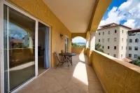 Luxurious Porto Cupecoy