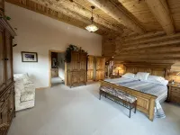 Grandpa’s Place. Exclusive, Stunning, Private Log Home. Firepit & Pond - Boutique
