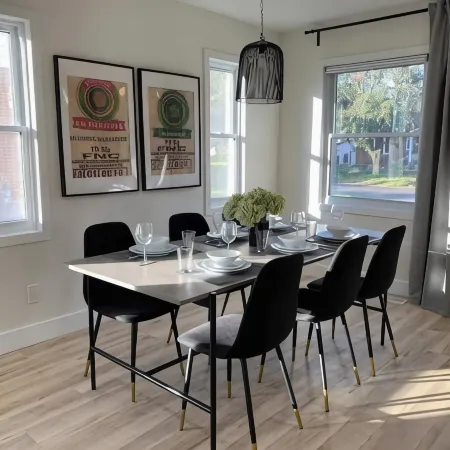 Perfect for large groups, lots of parking, 5BRs, Game Room, Fast Wifi