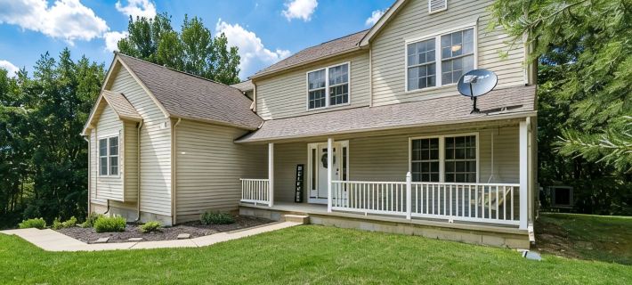 Weekend Retreat~Hot Tub~Game Room~Putt Putt Hotels in Fairfield County