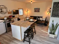 Downtown Bozeman Bungalow, pet friendly with private fenced yard