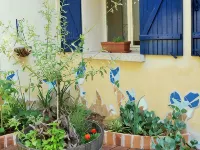 Cocoon in the Heart of Prades Ξενοδοχεία στην πόλη Prades