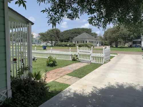 Cute "Little Rose Cottage" is walking distance to downtown Rockport - 3 stjerner